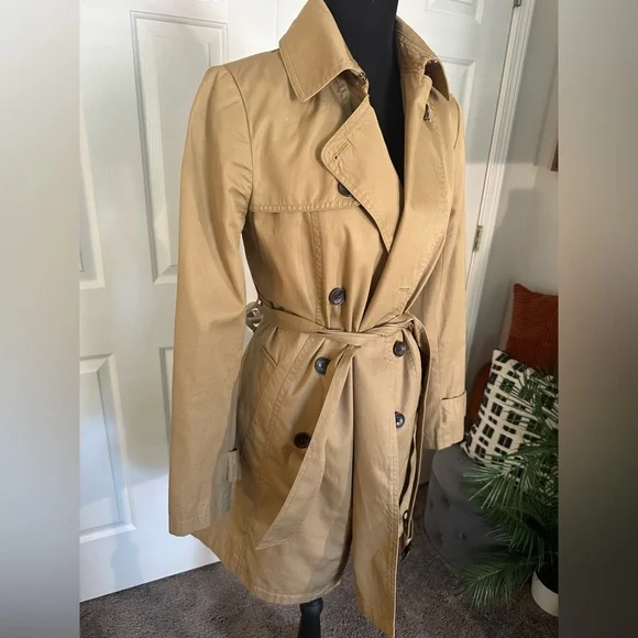 Banana Republic Factory Tan Women's Trench Coat - Picture 6 of 11